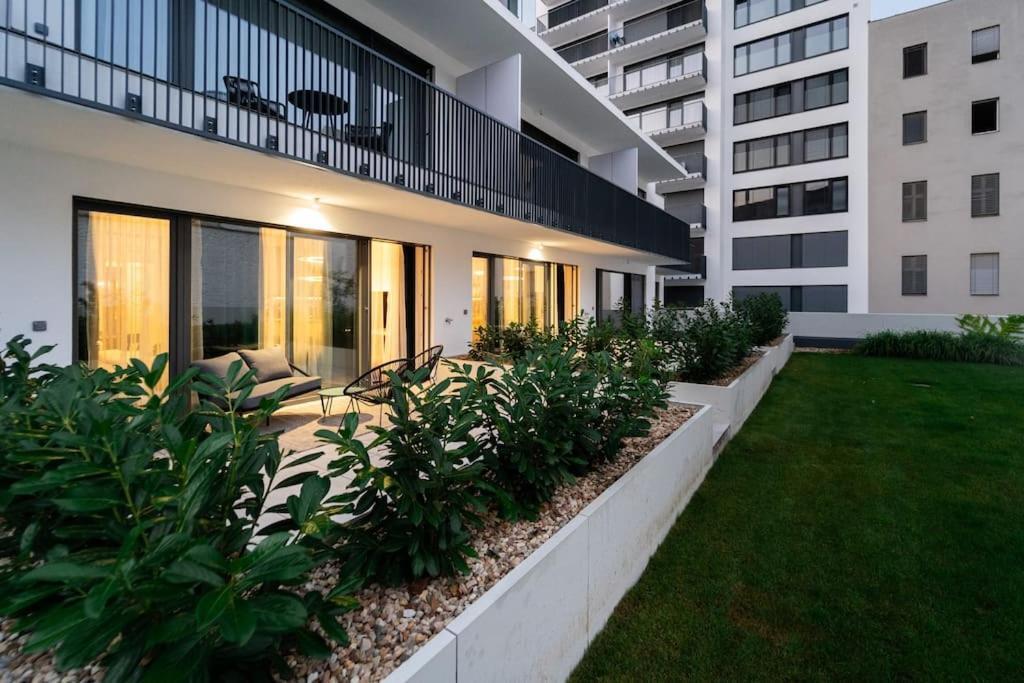Green Garden Sauna Apartment Brno Bagian luar foto