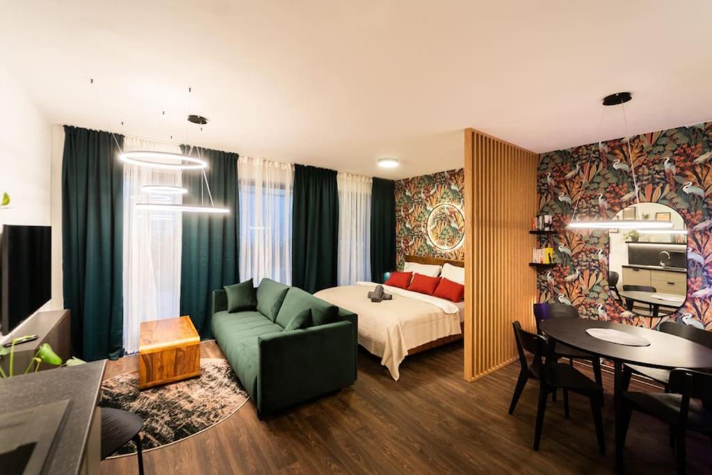 Green Garden Sauna Apartment Brno Bagian luar foto